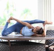 练习瑜伽97年 百岁瑜伽老人 自称从未去过医院