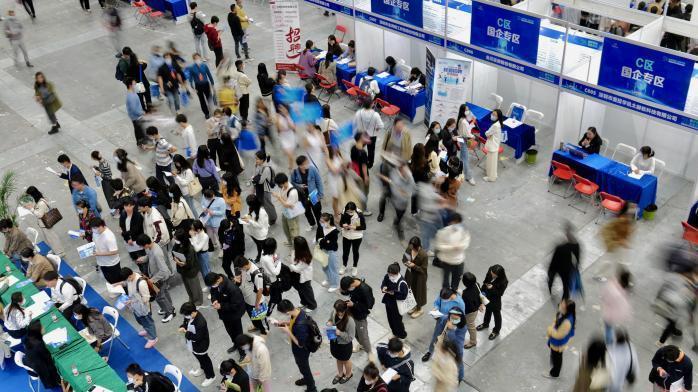 国家发改委谈扩大就业：解决就业问题，根本上还是要靠发展