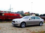 新7系 全新宝马7系对比奔驰S级