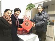 请爸爸妈妈们放心 同学们照顾好自己 爸爸妈妈请放心。