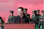 河北民族师范大学副校长李克军与滦平县承德县签署合作开发实验区协议。