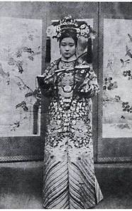 清朝的妃子并不丑?那是什么掩藏了她们的颜值(清朝妃子真实长相曝光)