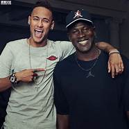 乔丹不满球鞋质量终结30年联姻 AJ 球鞋 现在都美得不可描述