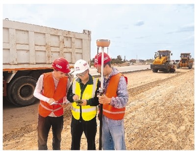 乌兹别克斯坦测量员的中国师傅（海外纪闻）