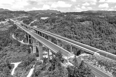 张南高速湖北段即将建成通车