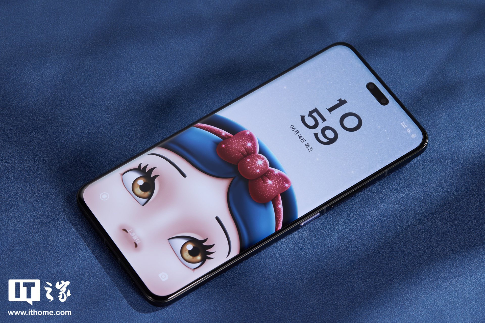 【IT之家开箱】小米 Civi 4 Pro 迪士尼公主限定版图赏:内嵌“魔镜”的深度定制机