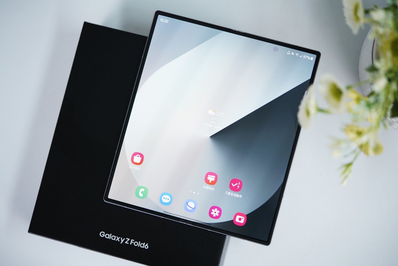 AI赋能的大折叠!三星Galaxy Z Fold6评测:用机效率翻倍