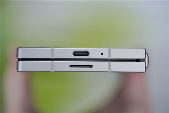 AI赋能的大折叠!三星Galaxy Z Fold6评测:用机效率翻倍