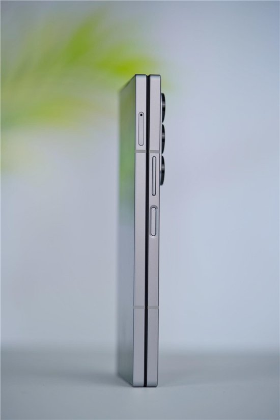 AI赋能的大折叠!三星Galaxy Z Fold6评测:用机效率翻倍