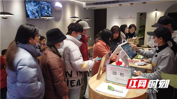 热点！回国创业"在线解答"