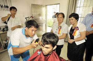 求答案！聋人创业