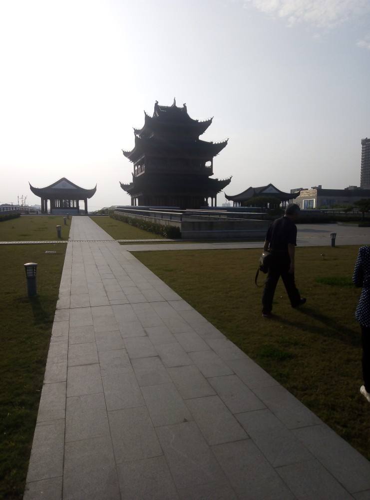 创业之路在脚下