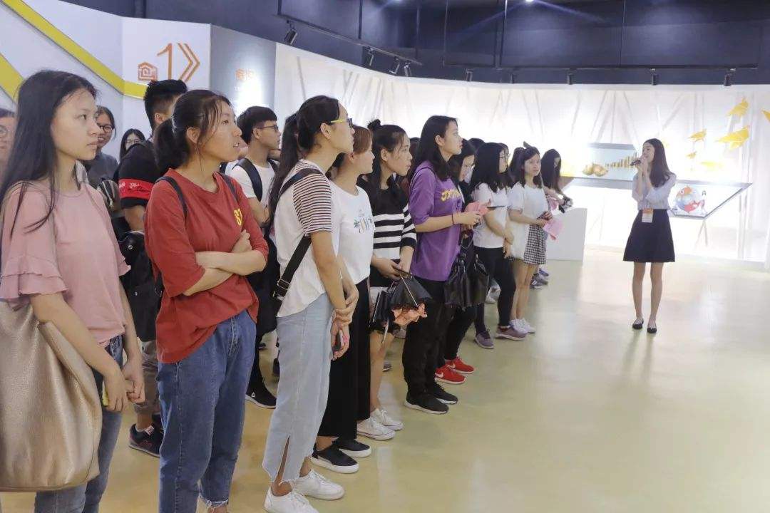 常见问题！女大学生创业"在线解答"