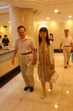 讲解！2019翁帆产下一子图片“空谷幽兰”