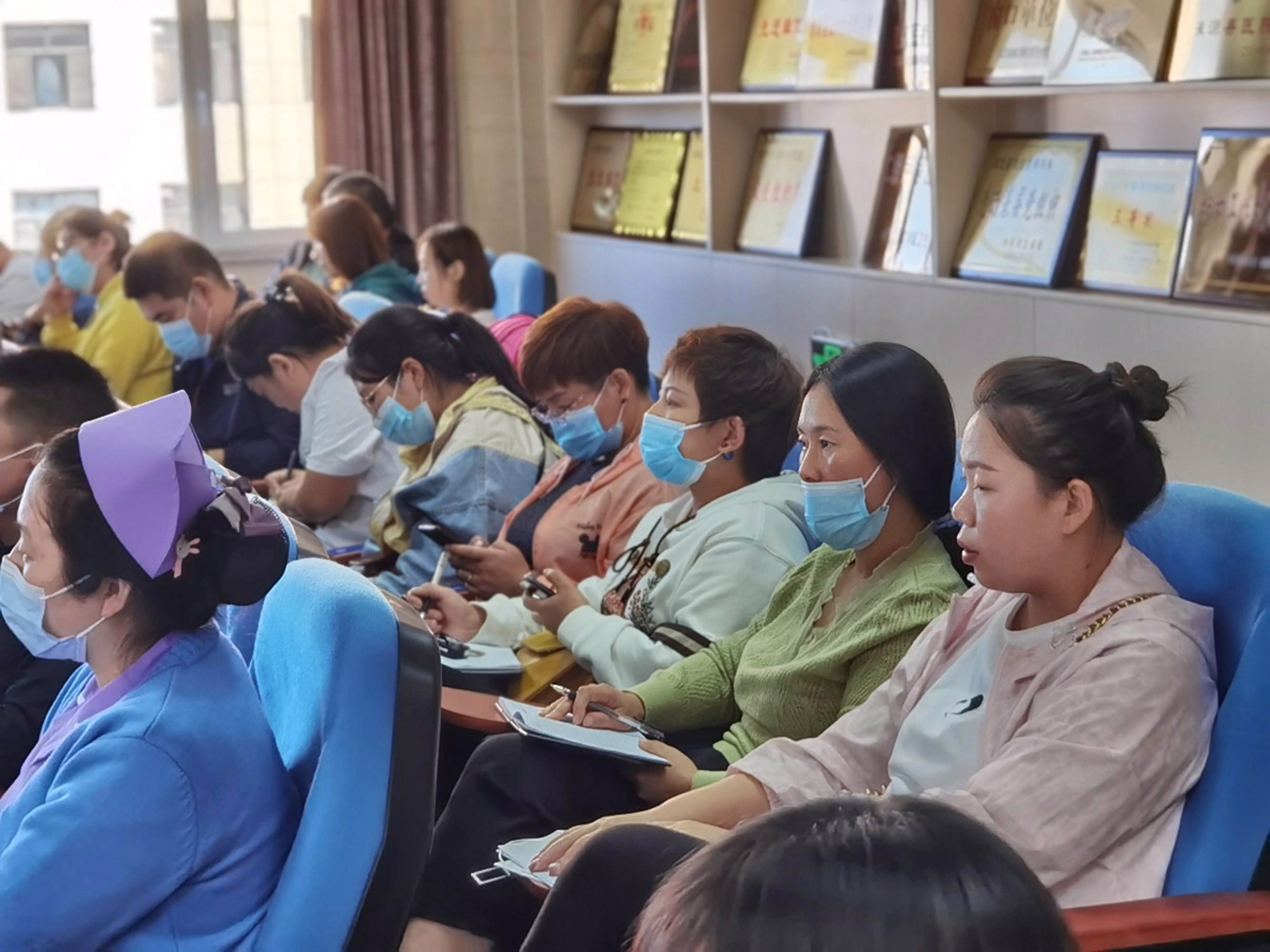 讲解！疫苗研发最快一年“桃红柳绿”