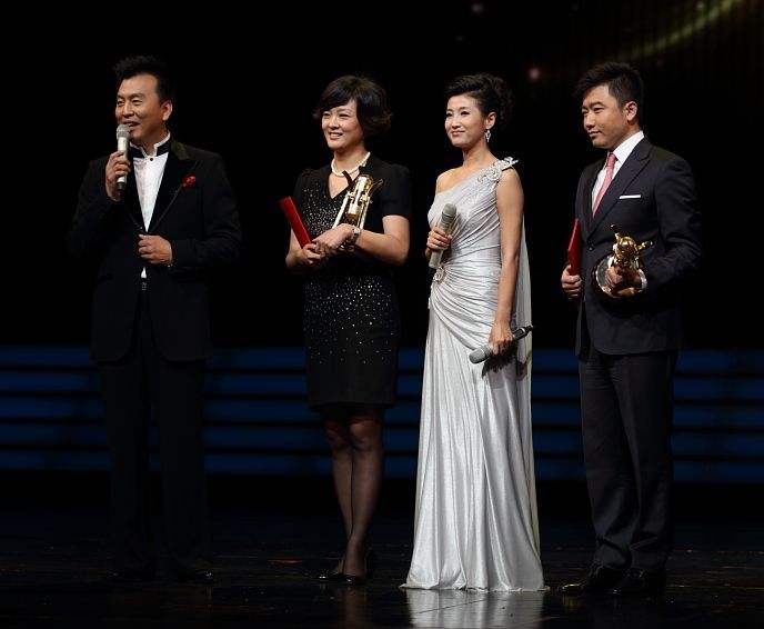 讲解！芮成钢现在怎么样了“桃红柳绿”