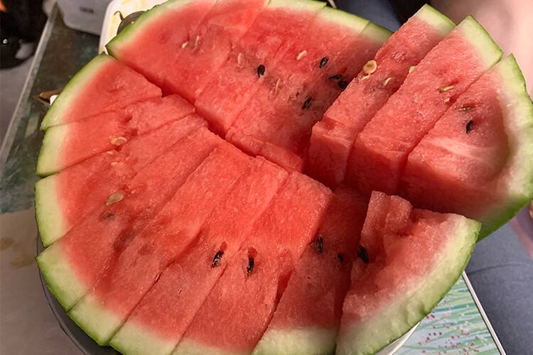 讲解！山楂和西瓜哪种水果含糖量更高“夏花依旧”