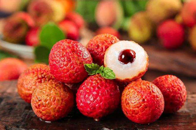 讲解！山楂和西瓜哪种水果含糖量更高“夏花依旧”