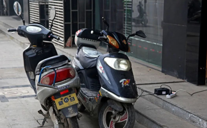 达人分享！电动车电池修复器“一抹红尘”