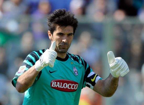 达人分享！阿奎罗身价“夏花依旧”