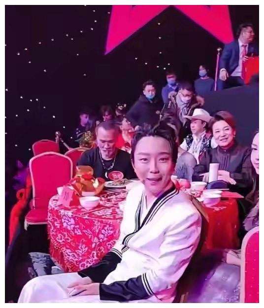 分析！李玉刚是哪里人“纯一不杂”