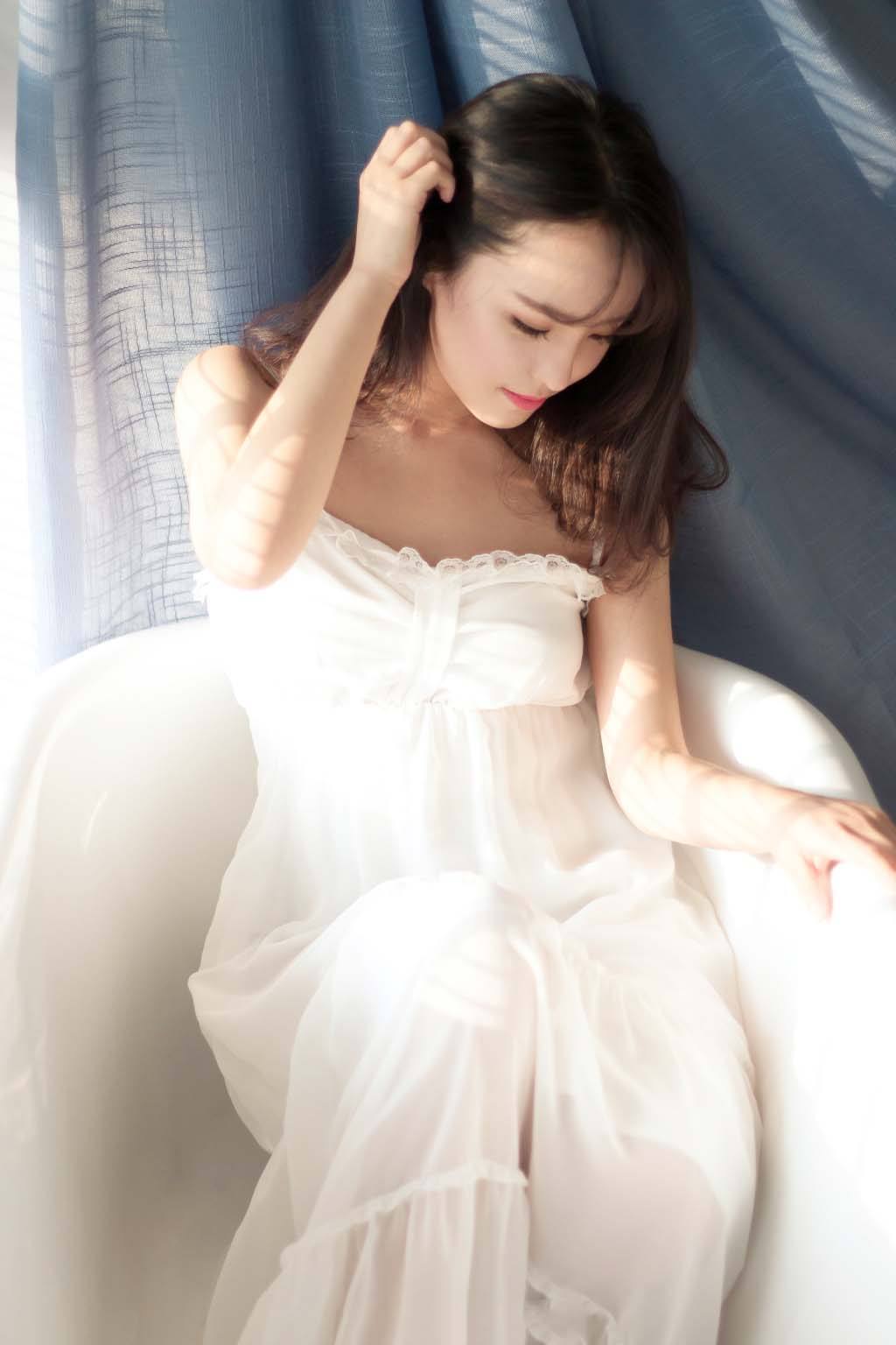 详情！浴室少女二十天了图片“典则俊雅”