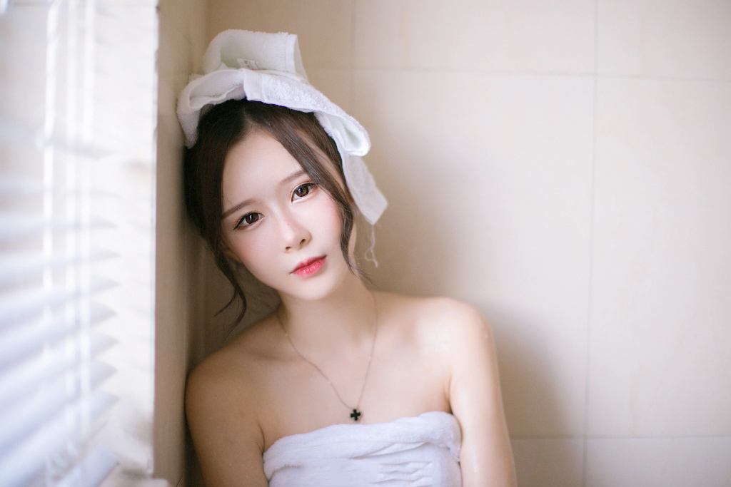 详情！浴室少女二十天了图片“典则俊雅”