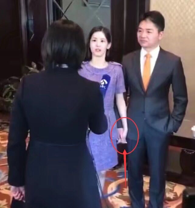 分析！章泽天怎样追刘强东的“冰清水冷”