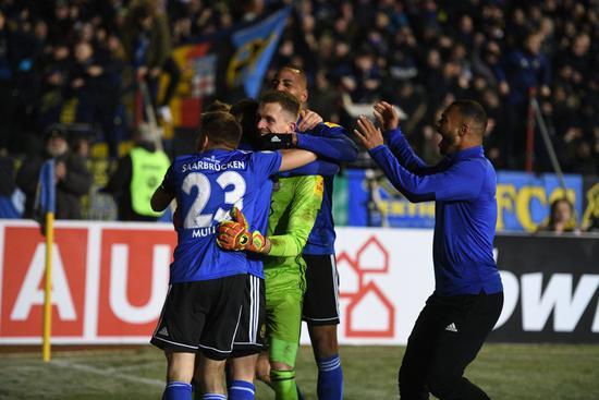 详情！德国守门员“星星点点”