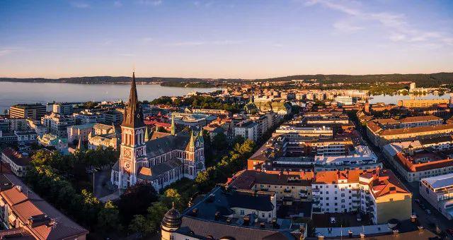 分析！西班牙进入国家紧急状态“典则俊雅”