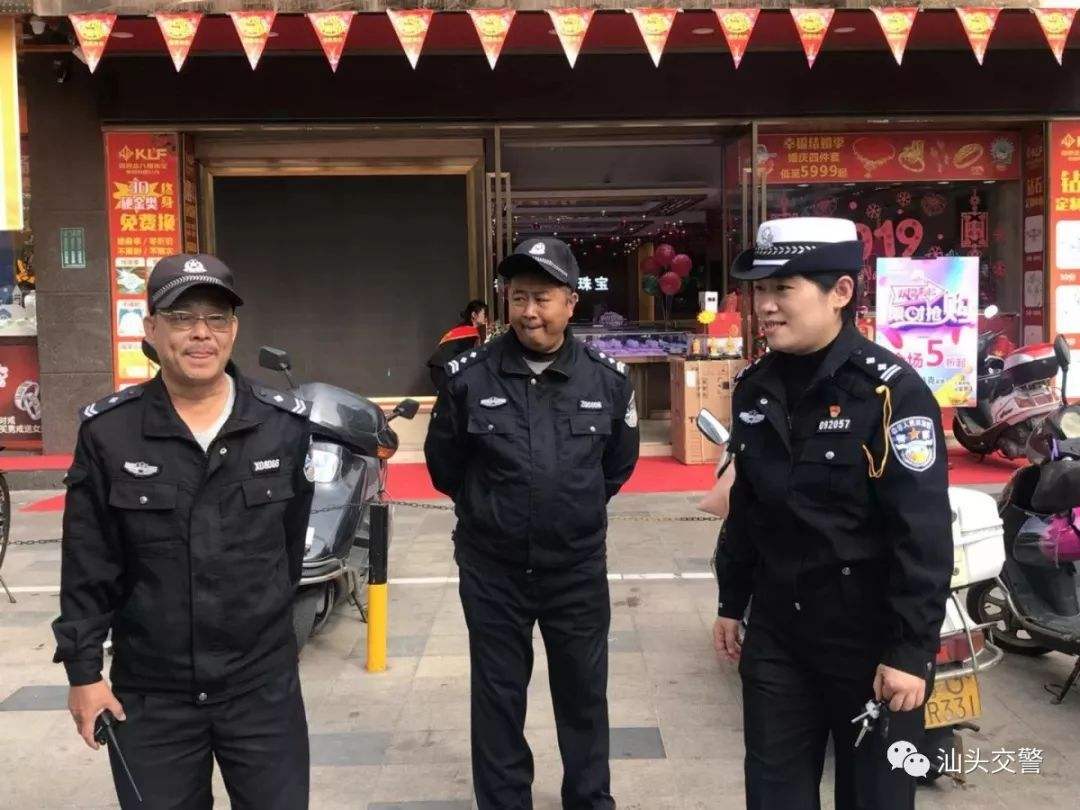 讲解！汕头交警单车扔摩托车“郢中白雪”