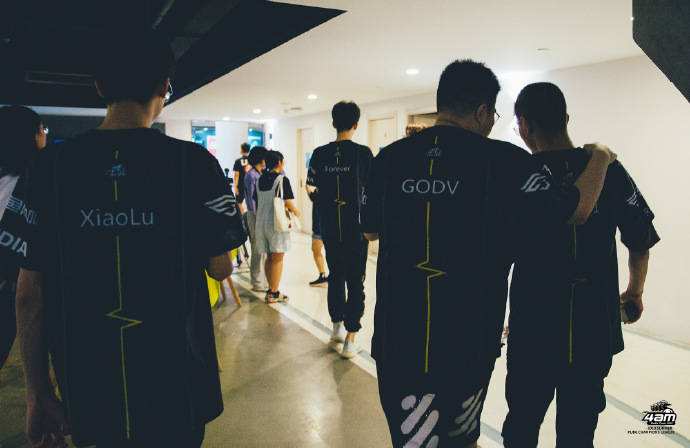 达人分享!4am微博“一抹红尘” 达人分享!4am微博“一抹红尘”