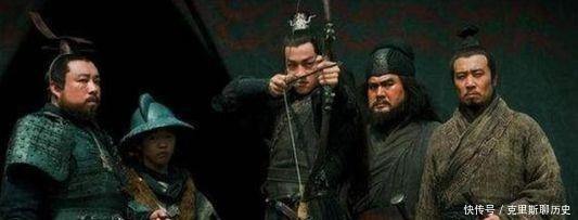 达人分享！三英战吕布第一个上的是谁“雁过留声”