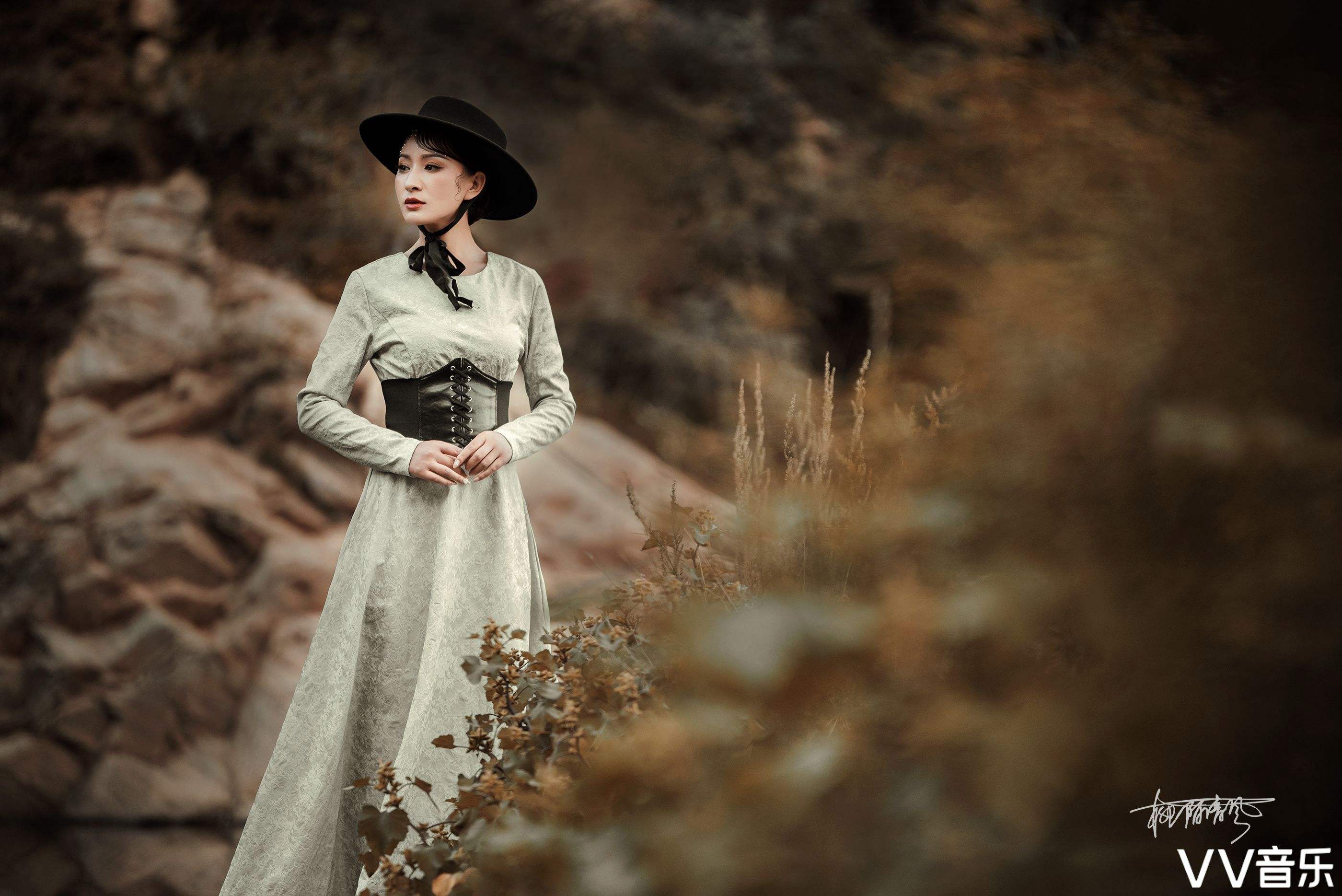 分析!李炜的qq“空谷幽兰” 分析!李炜的qq“空谷幽兰”