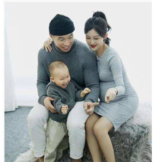 达人分享！德云社高峰老婆“高情逸态”