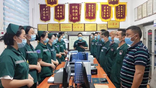 讲解！18岁身份证“夏花依旧”