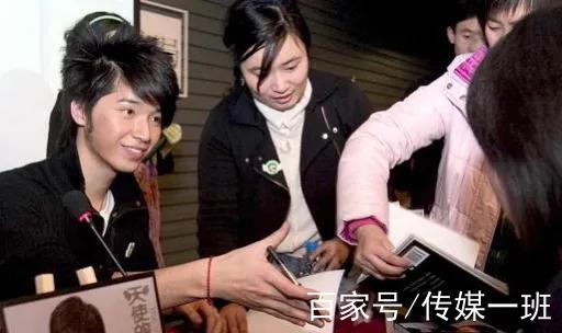 达人分享！宋晓波结婚照“高情逸态”