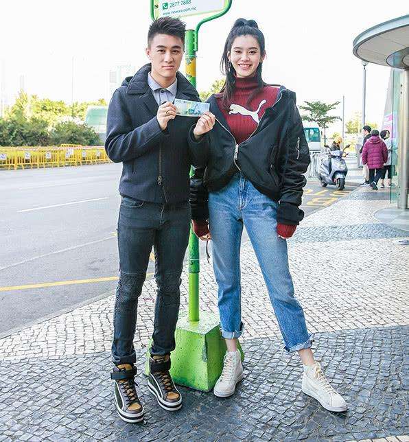 讲解！何猷君回应上热搜“星星点点”