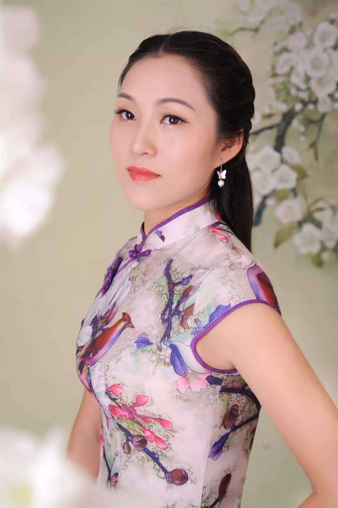 讲解！美女主播李泳