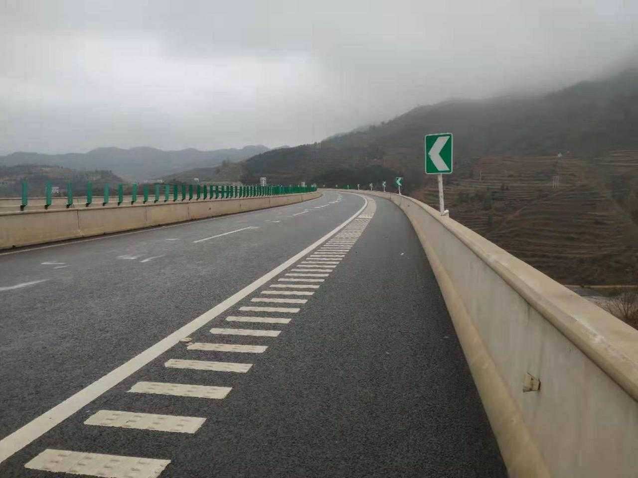 达人分享！土路肩“纯一不杂”