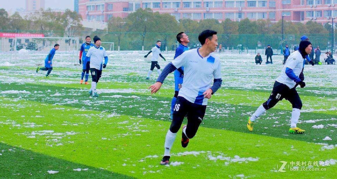 分析！一场足球赛多少分钟“一抹红尘”