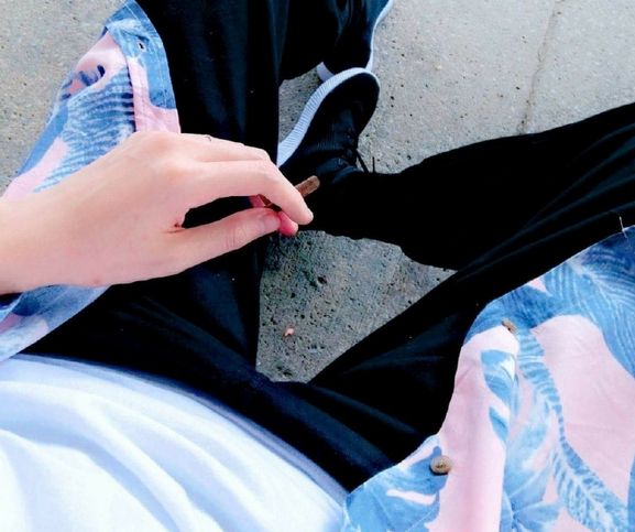 讲解！小龙女的乳头“桃红柳绿”