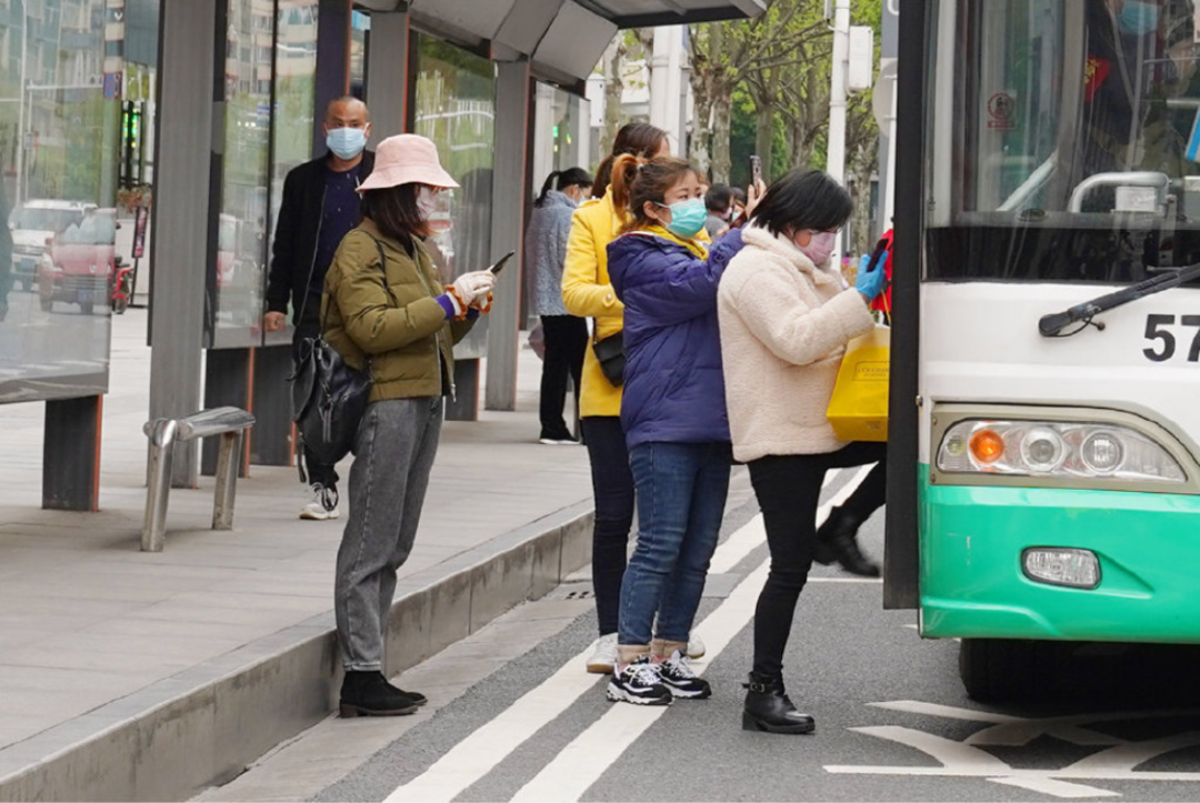 讲解！武汉堵车“一抹红尘”