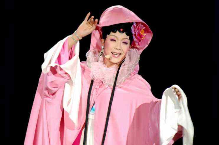 讲解！李玉刚是哪里人“桃红柳绿”