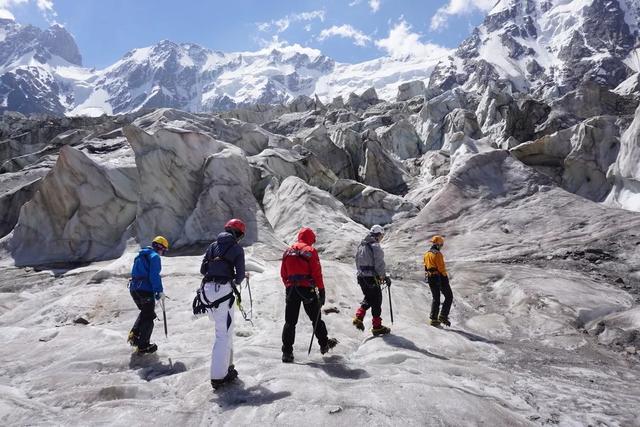 达人分享！冰岛首都池塘凝结