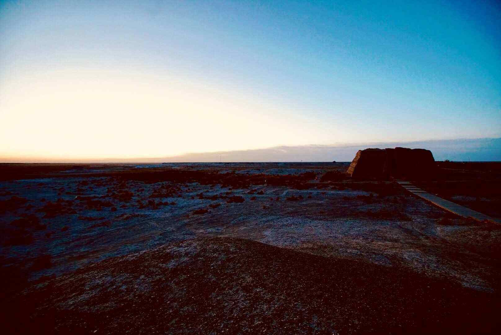 讲解！西出阳关无故人中的故人是指“郢中白雪”