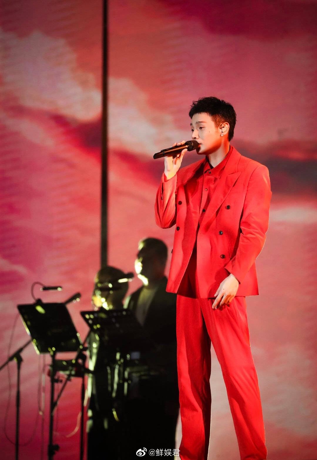 讲解！李宇春李荣浩呵呵哈哈“夏花依旧”