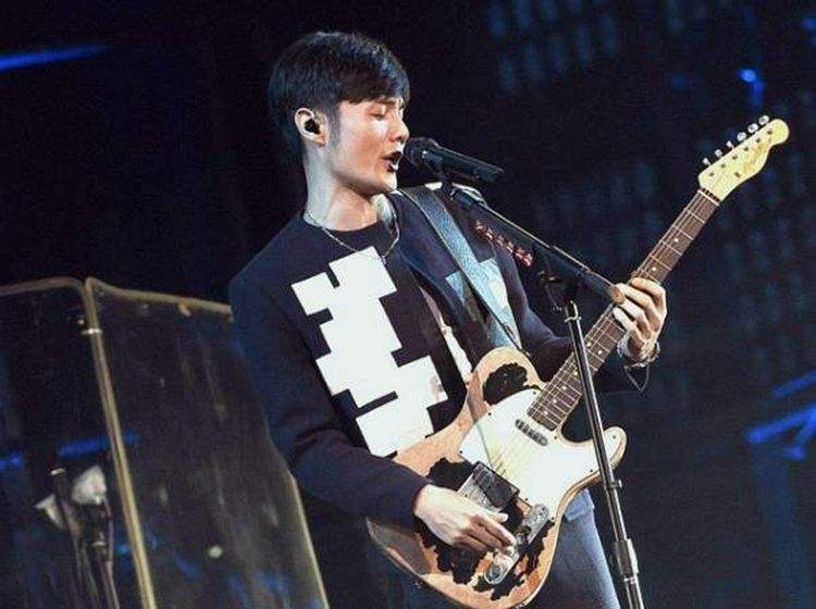 讲解！李宇春李荣浩呵呵哈哈“夏花依旧”