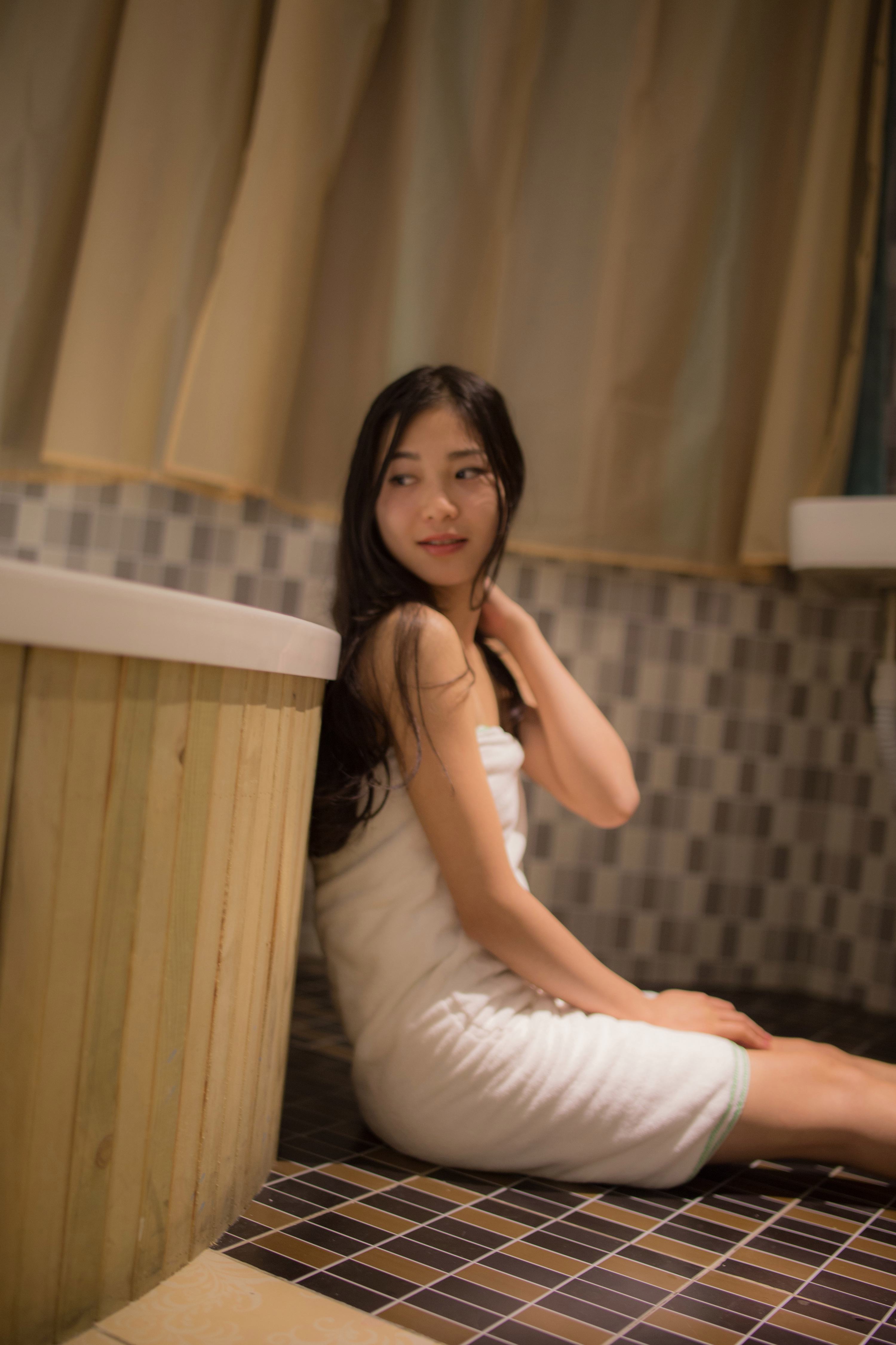 详情！浴室少女20“郢中白雪”