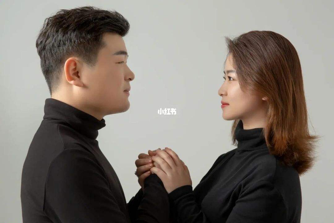 达人分享！宋晓波结婚照“星星点点”